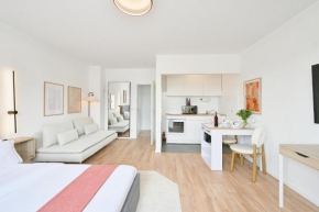 Beautiful and stylish 1-Bedroom with Kitchen and King size bed